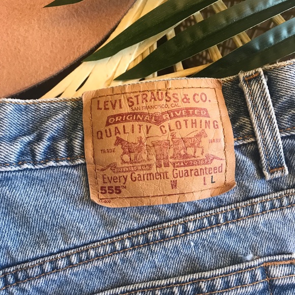 Levi’s | Vintage 555 Distressed Shorts Denim - Picture 4 of 5